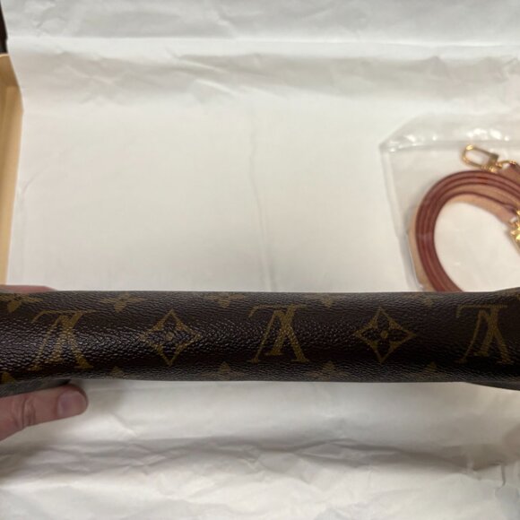 Louis Vuitton Eva Monogram Clutch - Carried ONCE - DISCONTINUED - Picture 5 of 13